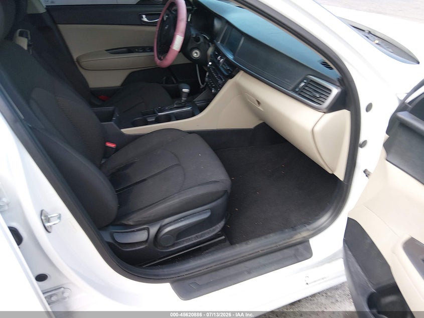 2017 Kia Optima VIN 5XXGT4L33HG169779 IAAI salvage auction — NORMAL WEAR, App For Dup Salv Title - Dealer (California), sold $1,175 on 2026-07-30 (photo 5)