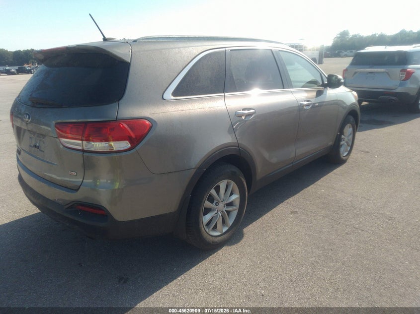 2016 Kia Sorento VIN 5XYPGDA31GG169507 IAAI salvage auction — ENGINE DAMAGE, Clear (Indiana), sold $1,875 on 2026-07-30 (photo 4)