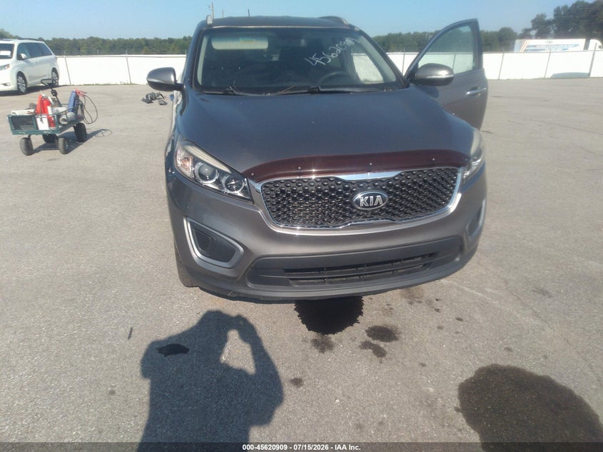 2016 Kia Sorento VIN 5XYPGDA31GG169507 IAAI salvage auction — ENGINE DAMAGE, Clear (Indiana), sold $1,875 on 2026-07-30 (photo 6)