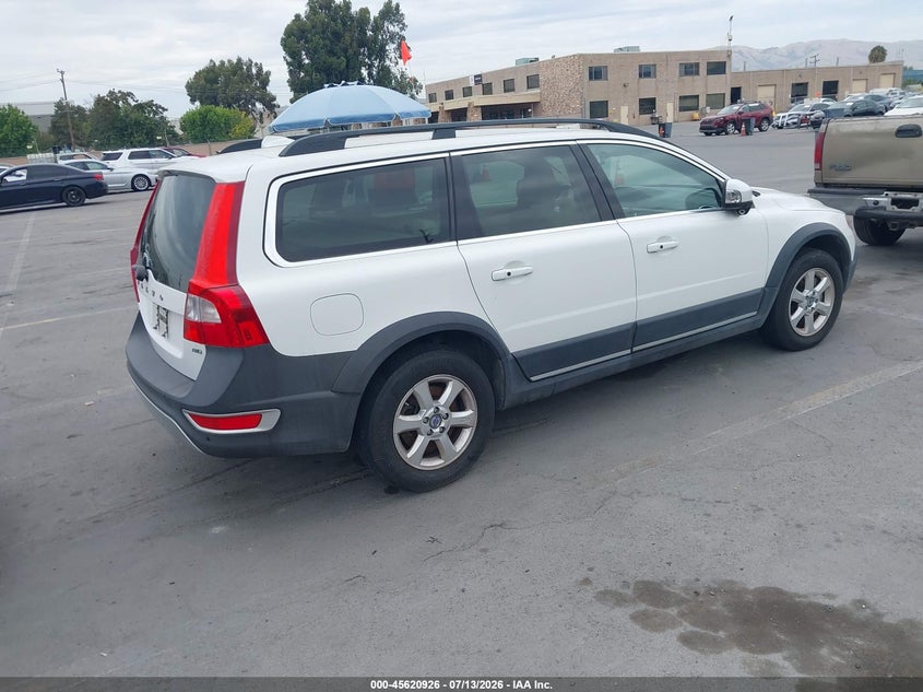 2013 Volvo Xc70 VIN YV4940BZ4D1155185 IAAI salvage auction — NORMAL WEAR, Clear - Dealer Only (California), sold $1,500 on 2026-07-27 (photo 4)