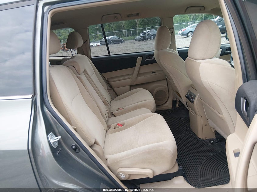2012 Toyota Highlander VIN 5TDBK3EH7CS138865 IAAI salvage auction — NORMAL WEAR, Salvage Title, sold $1,700 on 2026-07-23 (photo 8)