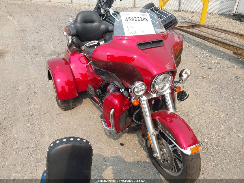 2018 Harley-davidson Tri glide ultra VIN 1HD1MAD11JB850015 — IAAI salvage auction photo