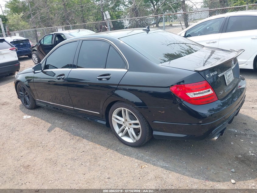 2012 Mercedes-benz C class VIN WDDGF8BB2CR210583 IAAI salvage auction — NORMAL WEAR, Clear (New Jersey), sold $1,750 on 2026-07-27 (photo 3)