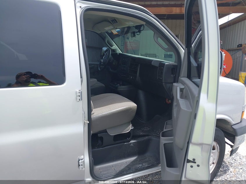 2018 Chevrolet Express 3500 VIN 1GAZGPFG0J1161582 IAAI salvage auction — NORMAL WEAR, Sf97 (Mississippi), sold $17,800 on 2026-09-09 (photo 5)