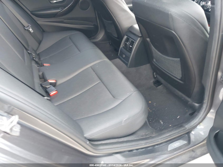 2016 BMW 3er VIN WBA8E9G57GNU30077 IAAI salvage auction — RIGHT FRONT, Salvage Title, sold $2,550 on 2026-08-18 (photo 8)