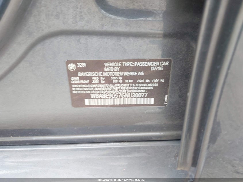 2016 BMW 3er VIN WBA8E9G57GNU30077 IAAI salvage auction — RIGHT FRONT, Salvage Title, sold $2,550 on 2026-08-18 (photo 9)