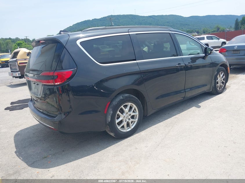 2022 Chrysler Pacifica VIN 2C4RC1BG9NR132590 IAAI salvage auction — REAR END, Salvage Title, sold $8,750 on 2026-08-26 (photo 4)