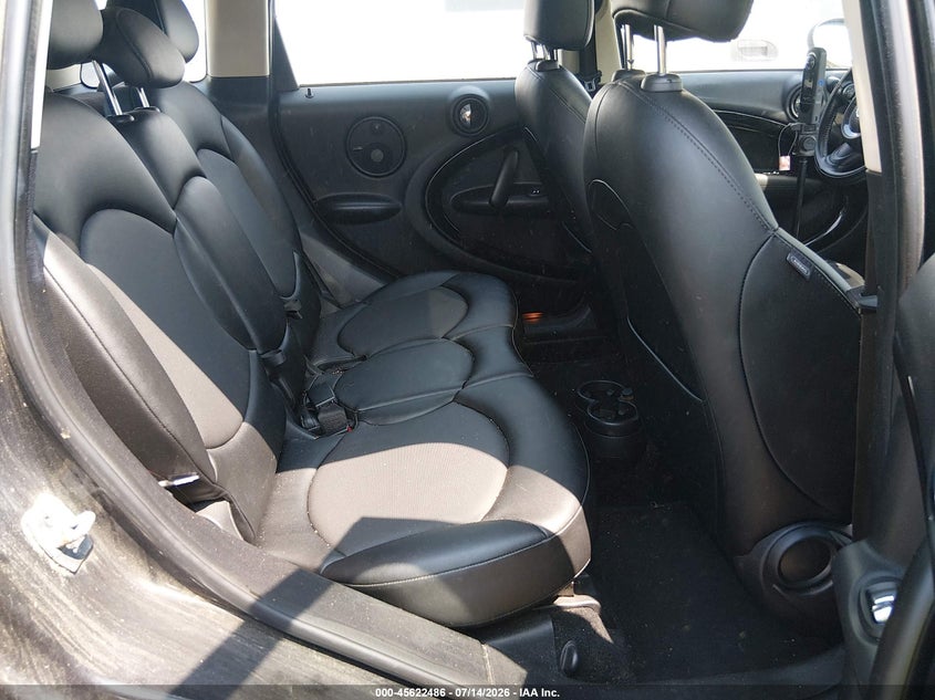 2016 Mini Countryman VIN WMWZC5C52GWT39592 IAAI salvage auction — NORMAL WEAR, Clear (Massachusetts), sold $225 on 2026-07-28 (photo 8)