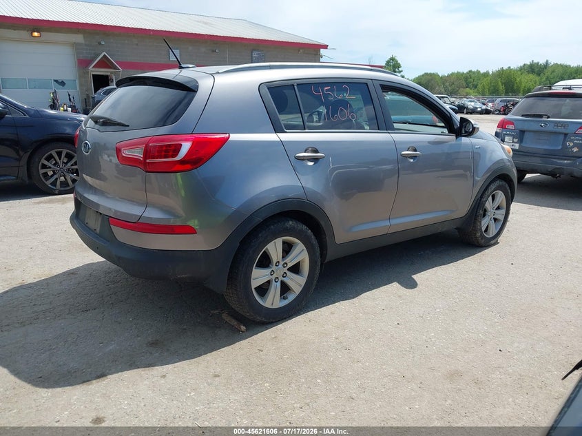 2011 Kia Sportage VIN KNDPBCA27B7015471 IAAI salvage auction — NORMAL WEAR, Original (Maine), sold $1,400 on 2026-07-30 (photo 4)