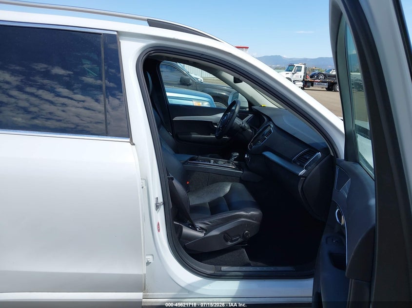 2016 Volvo Xc90 VIN YV4102XK6G1056761 IAAI salvage auction — NORMAL WEAR, Clear (Idaho), sold $525 on 2026-07-28 (photo 5)