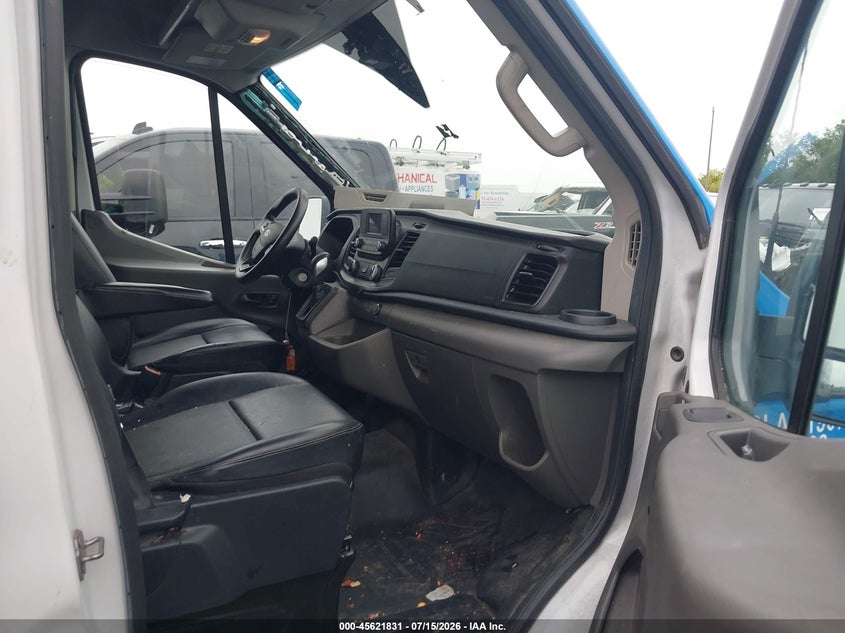2020 Ford Transit-250 VIN 1FTBR1C8XLKB70705 IAAI salvage auction — REAR END, Clear (Texas), sold $7,150 on 2026-08-19 (photo 5)