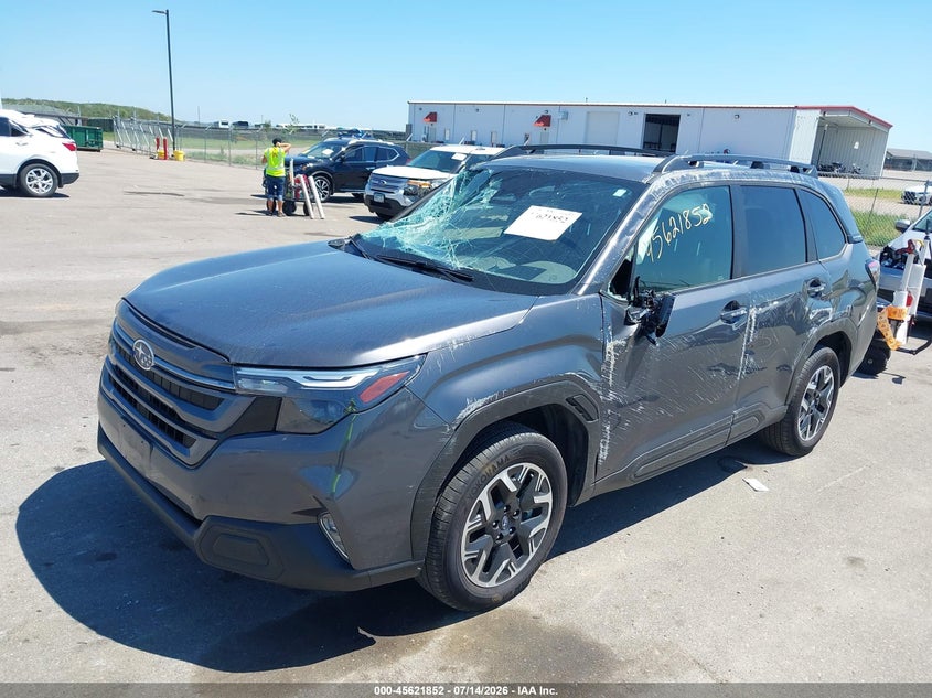 2025 Subaru Forester VIN JF2SLDDC8SH586979 IAAI salvage auction — ROLLOVER, Clear (Minnesota), sold $2,850 on 2026-07-29 (photo 2)
