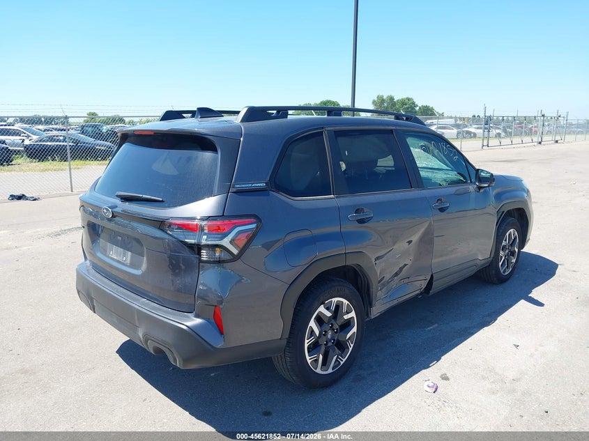 2025 Subaru Forester VIN JF2SLDDC8SH586979 IAAI salvage auction — ROLLOVER, Clear (Minnesota), sold $2,850 on 2026-07-29 (photo 4)