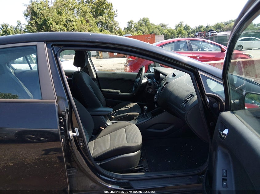 2015 Kia Forte VIN KNAFX4A6XF5330866 IAAI salvage auction — NORMAL WEAR, Clear (Maryland), sold $600 on 2026-07-30 (photo 5)