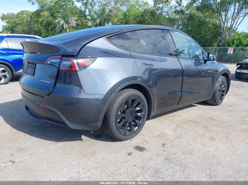 2024 Tesla Model y VIN 7SAYGDEE2RA317125 IAAI salvage auction — FRONT END, Salvage Title, sold $13,950 on 2026-08-27 (photo 4)
