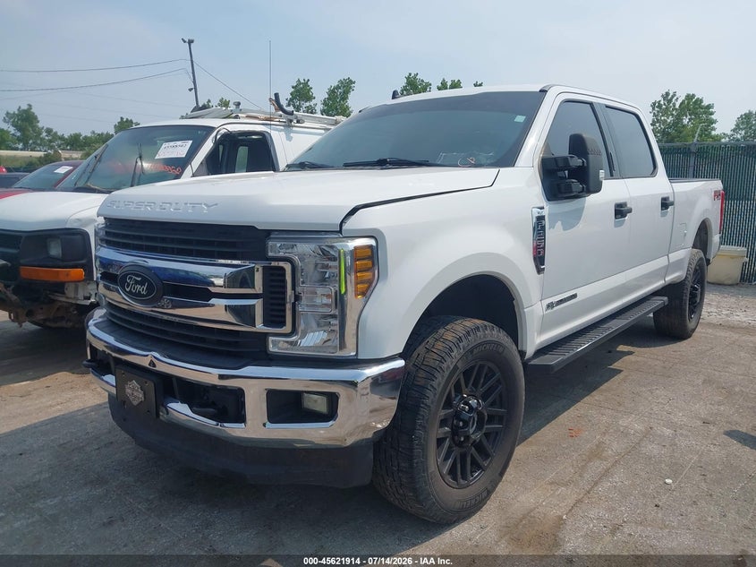 2019 Ford F-250 VIN 1FT7W2BTXKEF05923 IAAI salvage auction — RIGHT FRONT, Salvage (Ohio), sold $12,600 on 2026-07-28 (photo 2)