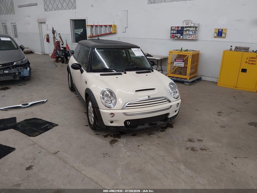 2005 Mini Cooper VIN WMWRE33425TD91652 IAAI salvage auction — NORMAL WEAR, Clear (Illinois), sold $25 on 2026-07-29 (photo 1)