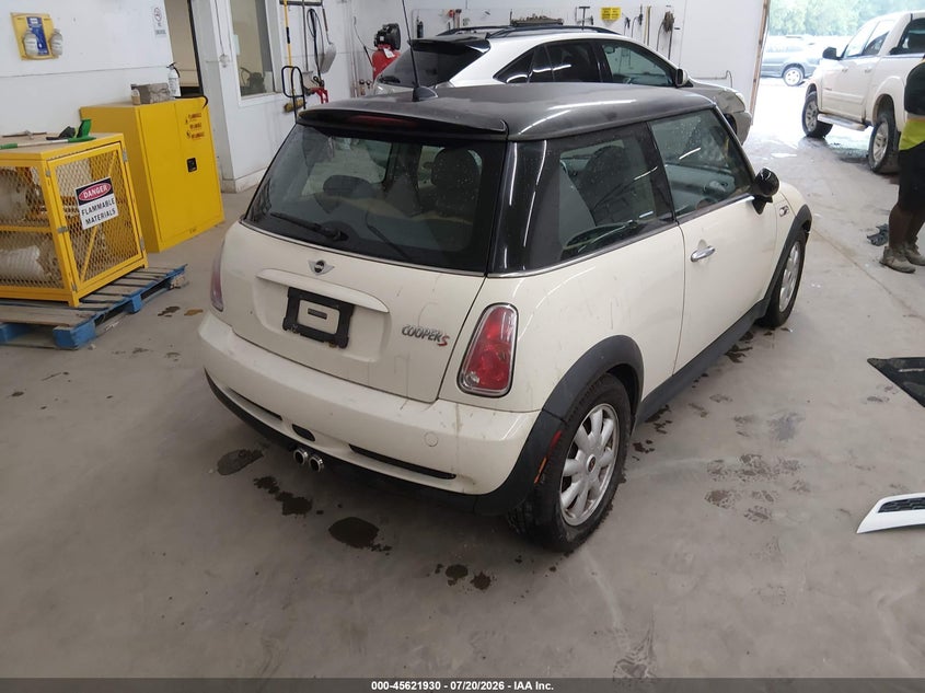 2005 Mini Cooper VIN WMWRE33425TD91652 IAAI salvage auction — NORMAL WEAR, Clear (Illinois), sold $25 on 2026-07-29 (photo 4)