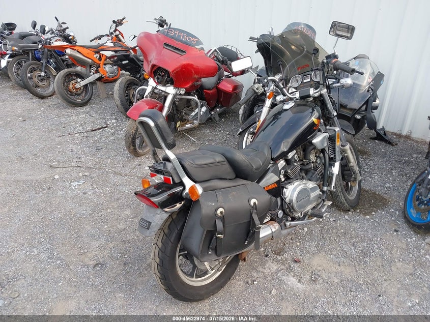 1985 Honda Vf700 VIN JH2RC2109FM107940 IAAI salvage auction — NORMAL WEAR, Clear (New York), sold $25 on 2026-07-21 (photo 4)