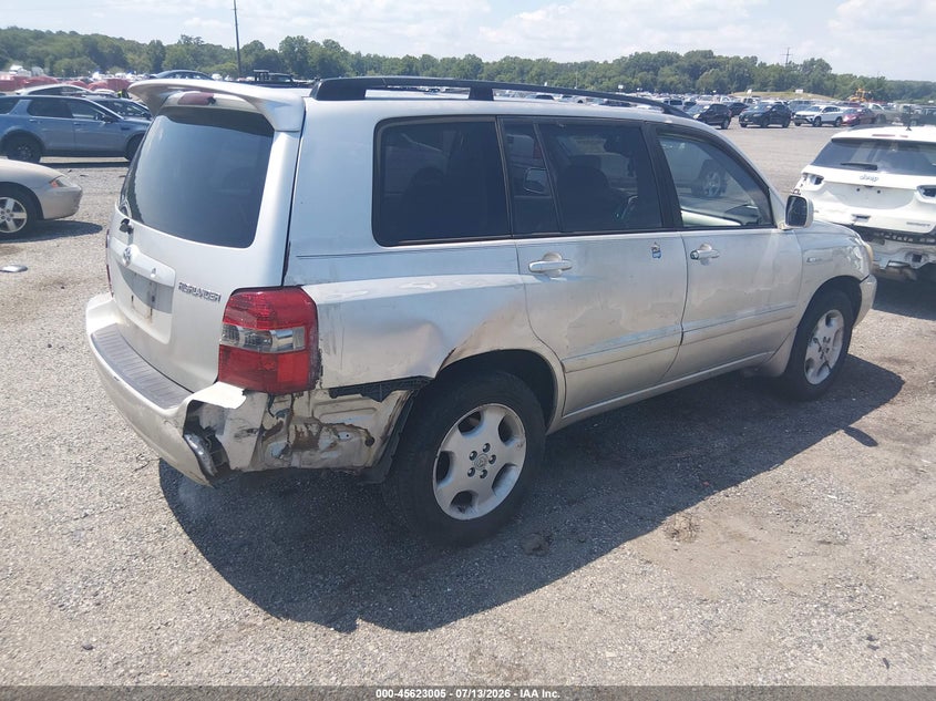 2005 Toyota Highlander VIN JTEEP21A950128017 IAAI salvage auction — NORMAL WEAR, Clear (Pennsylvania), sold $900 on 2026-07-20 (photo 4)