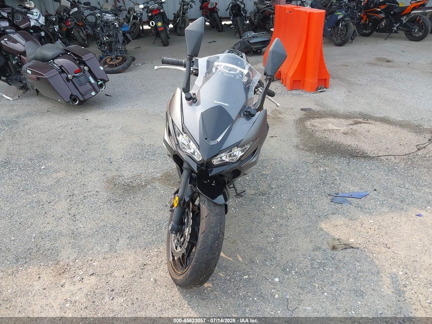 2023 Kawasaki Ninja VIN ML5EXER17PDA87373 IAAI salvage auction — RIGHT SIDE, Salvage - Greater Than 75% (Maryland), sold $25 on 2026-07-29 (photo 5)