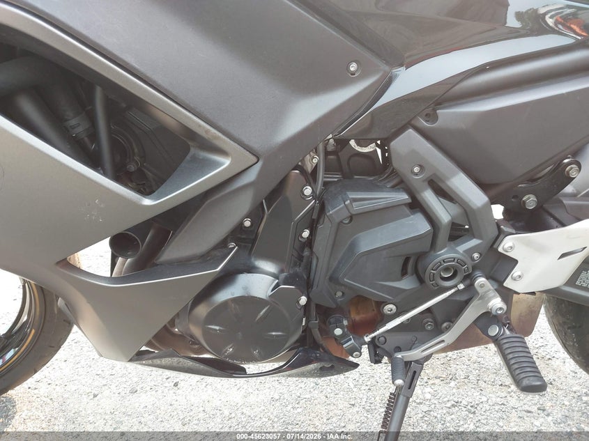 2023 Kawasaki Ninja VIN ML5EXER17PDA87373 IAAI salvage auction — RIGHT SIDE, Salvage - Greater Than 75% (Maryland), sold $25 on 2026-07-29 (photo 9)