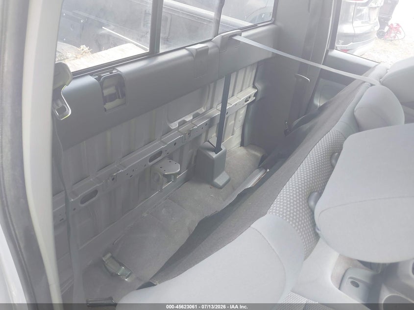 2010 Toyota Tacoma VIN 5TENX4CN1AZ711823 IAAI salvage auction — NORMAL WEAR, Clear (Tennessee), sold $1,450 on 2026-07-23 (photo 8)