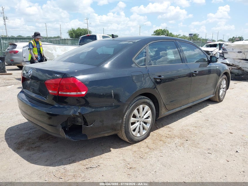 2015 Volkswagen Passat VIN 1VWAT7A32FC052442 IAAI salvage auction — NORMAL WEAR, Clear (Kansas), sold $725 on 2026-07-24 (photo 4)
