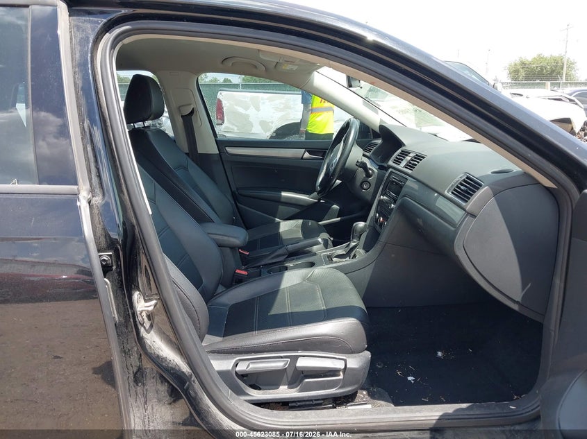 2015 Volkswagen Passat VIN 1VWAT7A32FC052442 IAAI salvage auction — NORMAL WEAR, Clear (Kansas), sold $725 on 2026-07-24 (photo 5)
