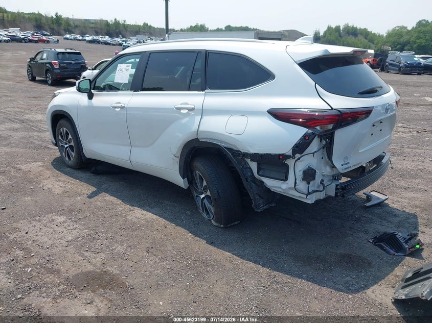 2026 Toyota Highlander VIN 5TDKDRBH5TS600583 IAAI salvage auction — REAR END, Salvage Title, sold $22,100 on 2026-07-28 (photo 3)