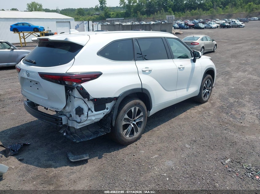 2026 Toyota Highlander VIN 5TDKDRBH5TS600583 IAAI salvage auction — REAR END, Salvage Title, sold $22,100 on 2026-07-28 (photo 4)