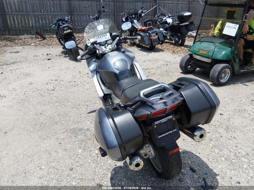 2004 Yamaha Fjr1300 VIN JYARP07E54A002035 IAAI salvage auction — NORMAL WEAR, Clear (South Carolina), sold $1,050 on 2026-07-21 (photo 3)