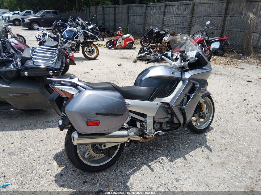 2004 Yamaha Fjr1300 VIN JYARP07E54A002035 IAAI salvage auction — NORMAL WEAR, Clear (South Carolina), sold $1,050 on 2026-07-21 (photo 4)