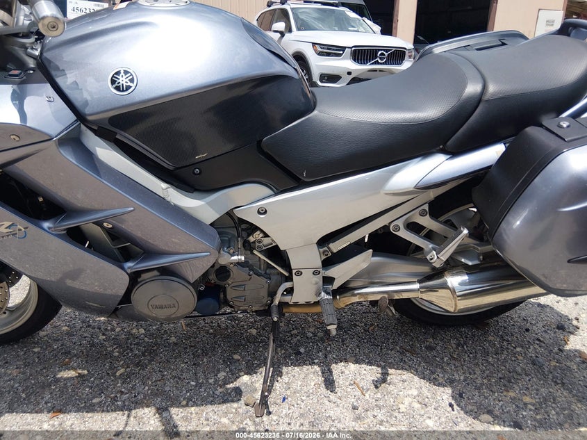 2004 Yamaha Fjr1300 VIN JYARP07E54A002035 IAAI salvage auction — NORMAL WEAR, Clear (South Carolina), sold $1,050 on 2026-07-21 (photo 9)