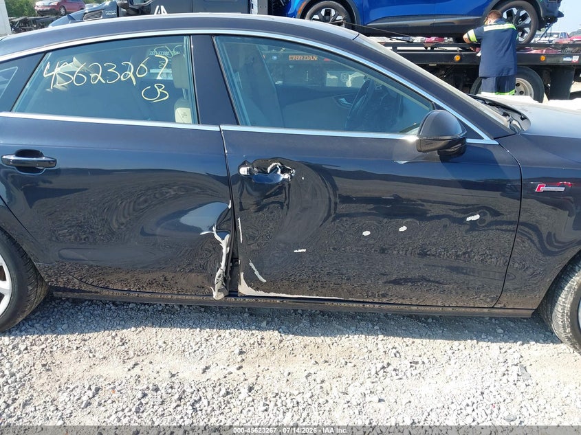 2013 Audi A7 VIN WAUYGAFC6DN034858 IAAI salvage auction — RIGHT SIDE, Salvage (Ohio), sold $1,750 on 2026-08-16 (photo 6)