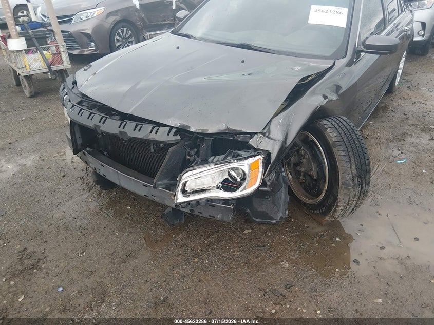 2013 Chrysler 300 VIN 2C3CCAAG3DH559960 IAAI salvage auction — FRONT END, Salvage Title, sold $1,150 on 2026-09-12 (photo 6)