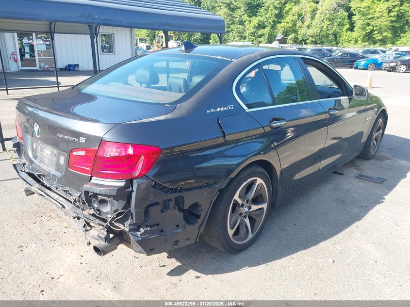 2012 BMW 5er VIN WBAFZ9C55CC751722 IAAI salvage auction — REAR END, Salvage (Connecticut), sold $1,750 on 2026-08-01 (photo 4)