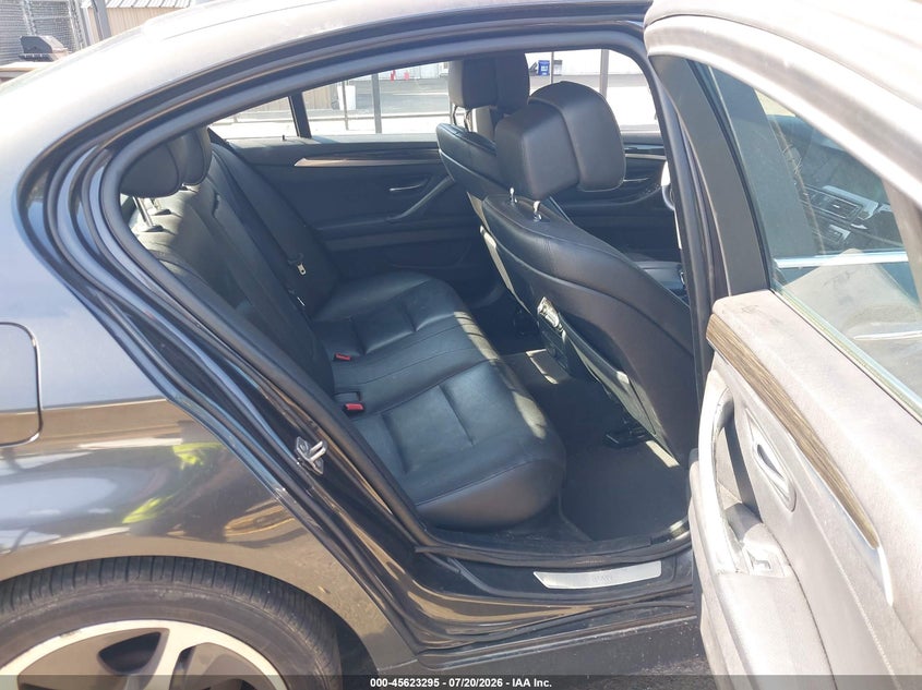 2012 BMW 5er VIN WBAFZ9C55CC751722 IAAI salvage auction — REAR END, Salvage (Connecticut), sold $1,750 on 2026-08-01 (photo 8)