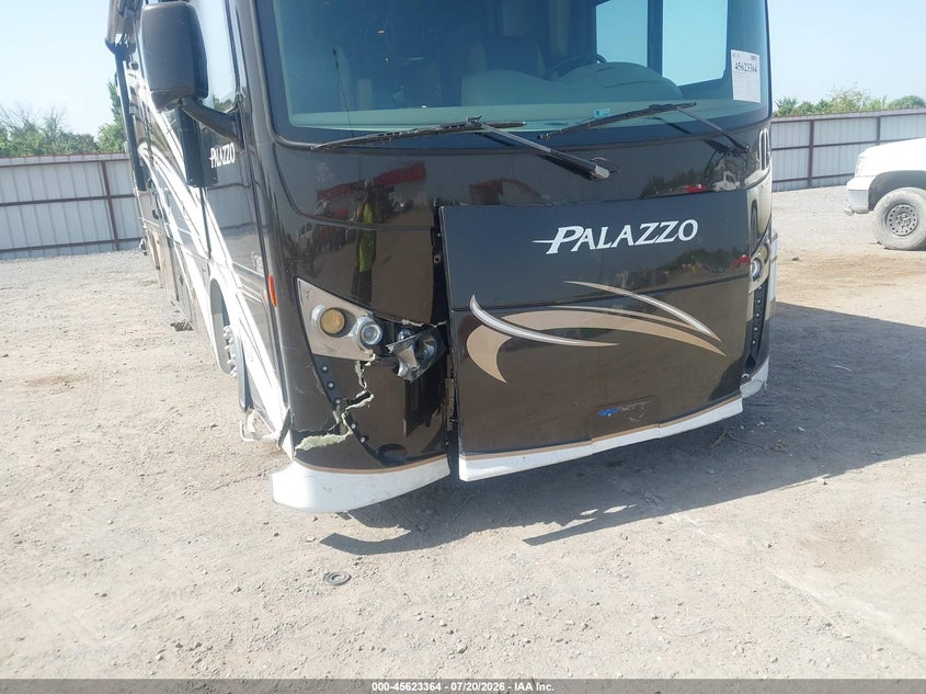 2017 Freightliner Chassis VIN 4UZAAJDT8HCJE6823 IAAI salvage auction — FRONT END, Clear (Arkansas), sold $17,700 on 2026-08-19 (photo 6)