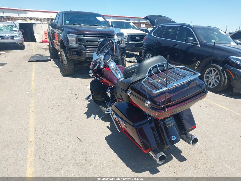 2017 Harley-davidson Electra glide VIN 1HD1TEF13HB956550 IAAI salvage auction — NORMAL WEAR, Salvage Title, sold $8,000 on 2026-08-04 (photo 3)