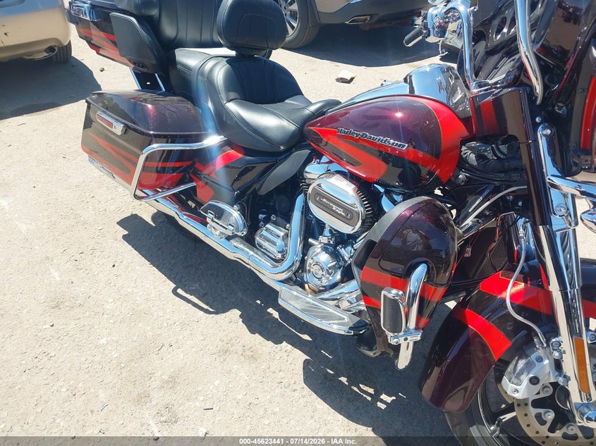2017 Harley-davidson Electra glide VIN 1HD1TEF13HB956550 IAAI salvage auction — NORMAL WEAR, Salvage Title, sold $8,000 on 2026-08-04 (photo 8)