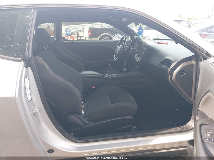 2020 Dodge Challenger VIN 2C3CDZBT7LH123182 IAAI salvage auction — HAIL, Salvage Title, sold $8,200 on 2026-08-29 (photo 5)
