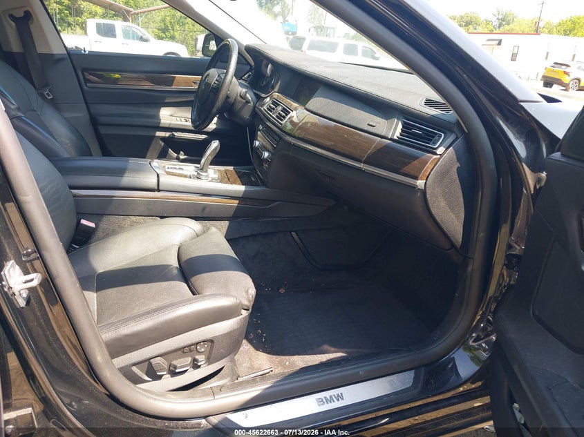 2011 BMW 7 series VIN WBAKB8C52BCY65849 IAAI salvage auction — NORMAL WEAR, Clear (Virginia), sold $125 on 2026-07-28 (photo 5)