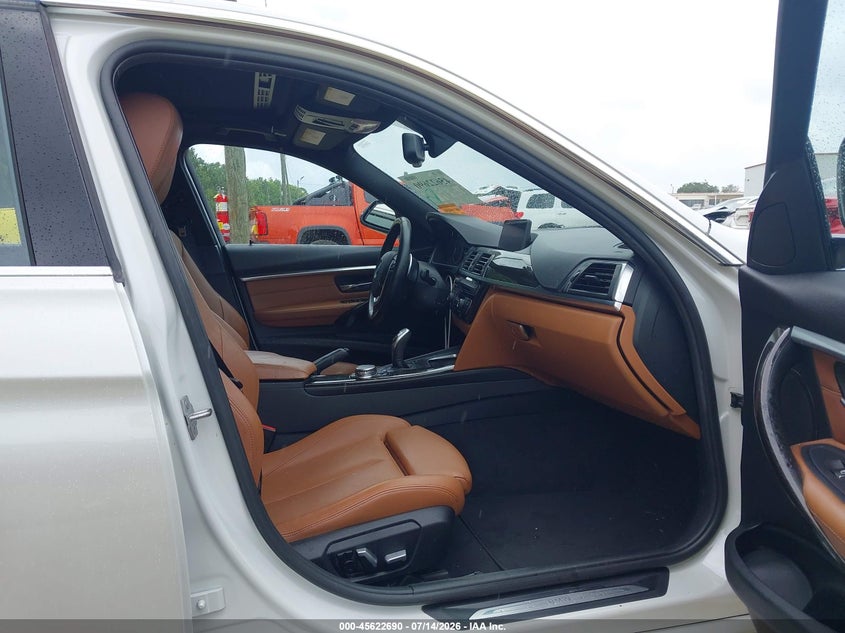 2016 BMW 3er VIN WBA8E9G58GNT84405 IAAI salvage auction — FRONT END, Salvage Title, sold $3,050 on 2026-08-13 (photo 5)