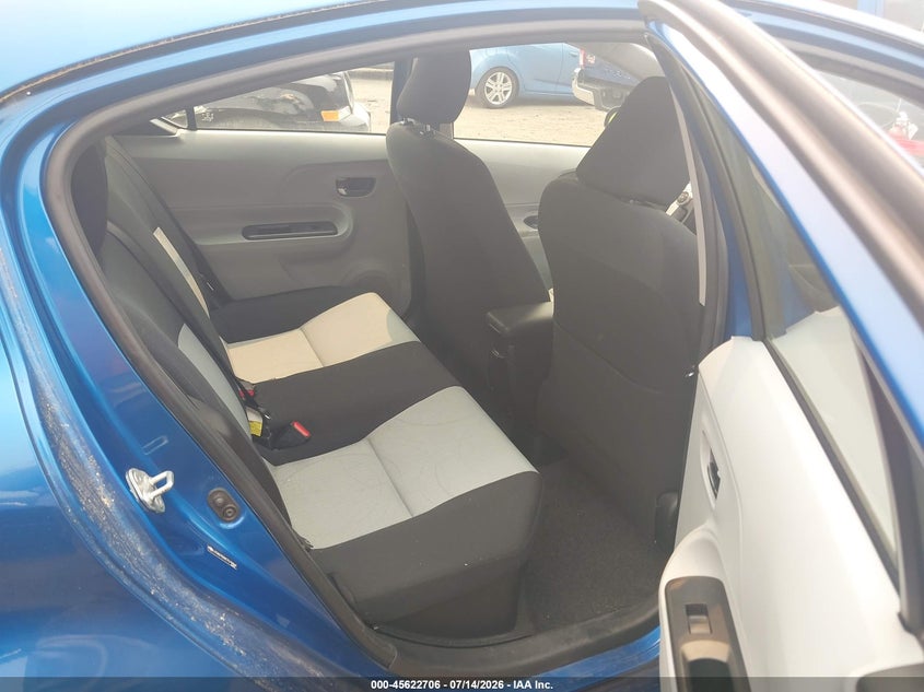 2012 Toyota Prius c VIN JTDKDTB3XC1519464 IAAI salvage auction — NORMAL WEAR, Salvage Title, sold $525 on 2026-07-17 (photo 8)