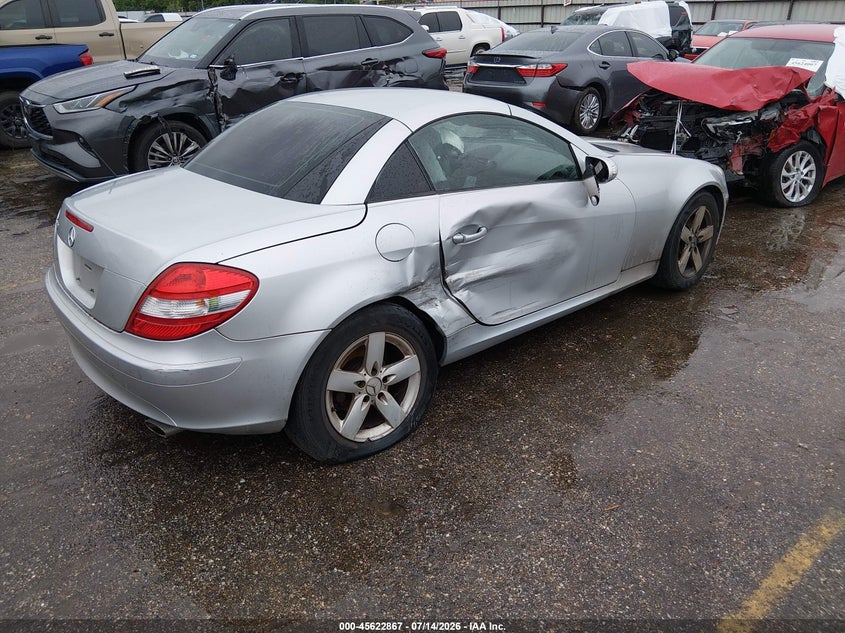 2006 Mercedes-benz Slk-class VIN WDBWK54F96F124031 IAAI salvage auction — SIDE, Salvage (Texas), sold $875 on 2026-08-12 (photo 4)