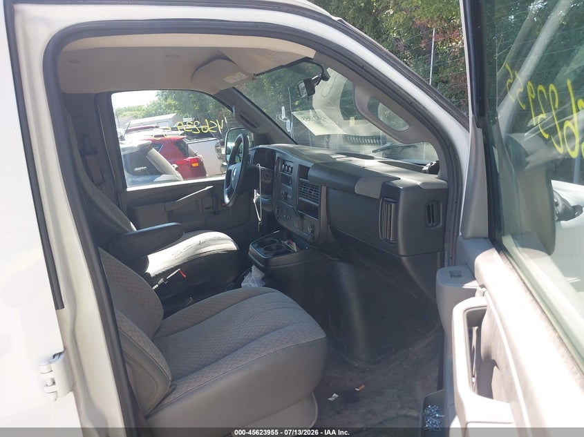 2019 Chevrolet Express 2500 VIN 1GCWGAFG3K1289372 IAAI salvage auction — NORMAL WEAR, Clear (Indiana), sold $3,425 on 2026-07-23 (photo 5)
