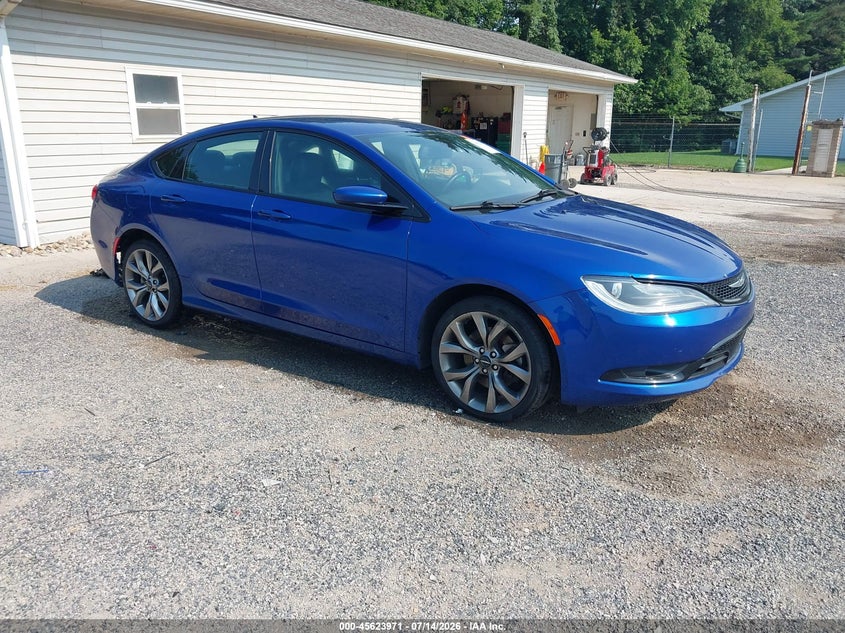2016 Chrysler 200 VIN 1C3CCCBB3GN184310 IAAI salvage auction — REAR END, Salvage Title, sold $650 on 2026-07-31 (photo 1)
