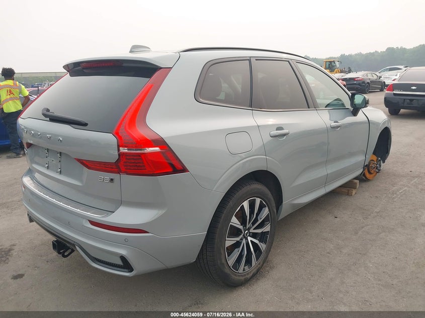 2024 Volvo Xc60 VIN YV4L12RK0R1822280 IAAI salvage auction — RIGHT FRONT, Salvage Title, sold $21,000 on 2026-08-14 (photo 4)