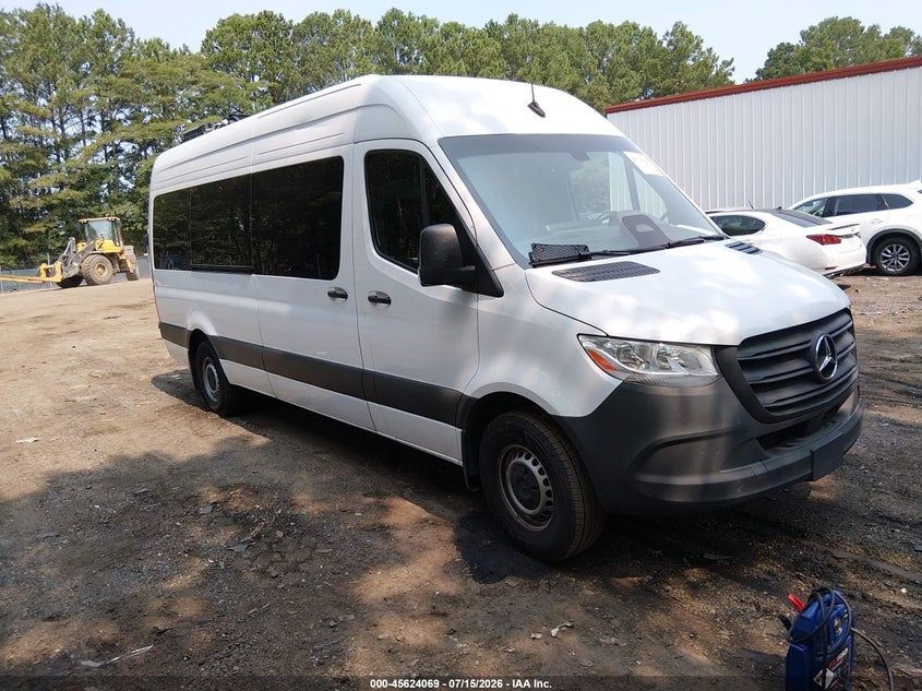 2025 Mercedes-benz Sprinter VIN W1Z4KGHY0ST203803 IAAI salvage auction — REAR END, Enterprise Vehicles Clear Only (Tennessee), sold $33,000 on 2026-07-30 (photo 1)